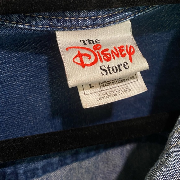 2000’s The Disney Store Winnie The Pooh Denim Button Down Shirt in Size Large - Picture 2 of 6